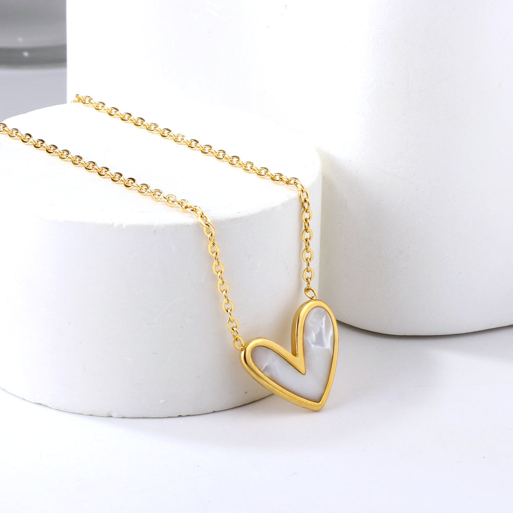 The Amora Necklace
